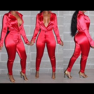 2 piece suit brand new never worn